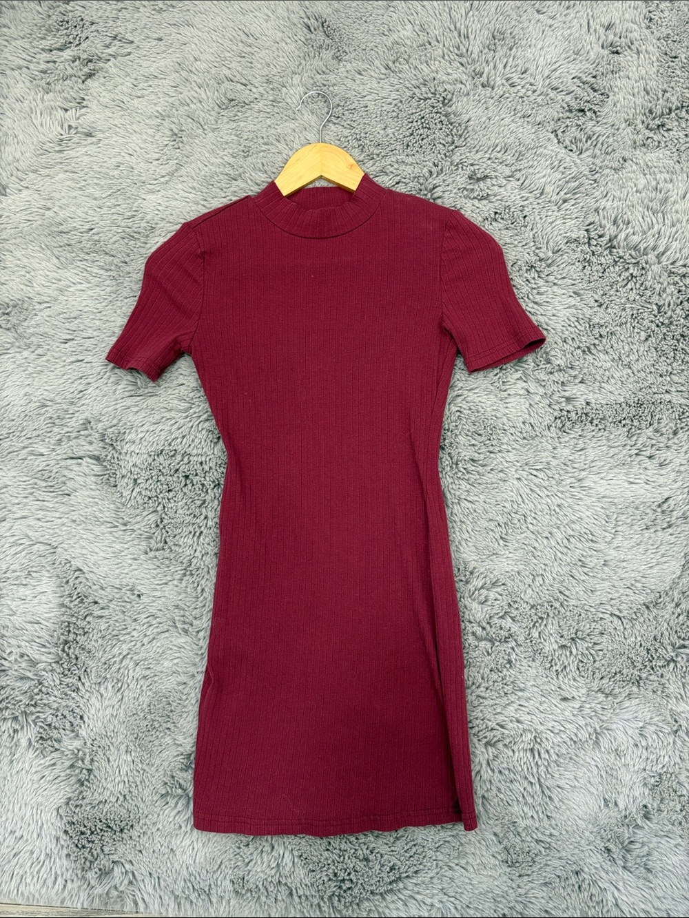 Women’s Ribbed Short Sleeve Dress in Burgundy